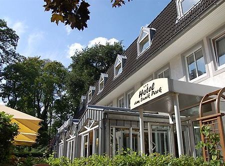 Biohotel Am Lunik Park Hohen Neuendorf Buitenkant foto